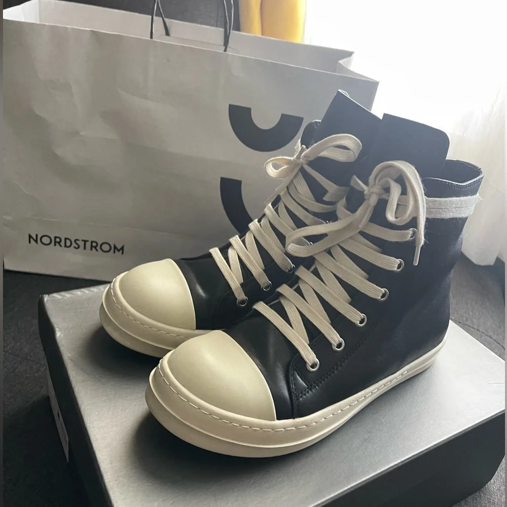High Top Boots - Picture 4 of 6